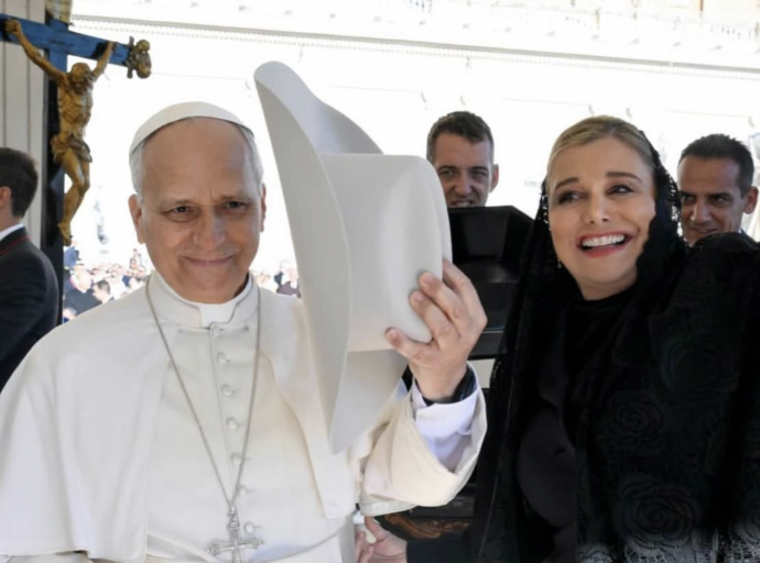 Ni El Papa Puede Salvarla